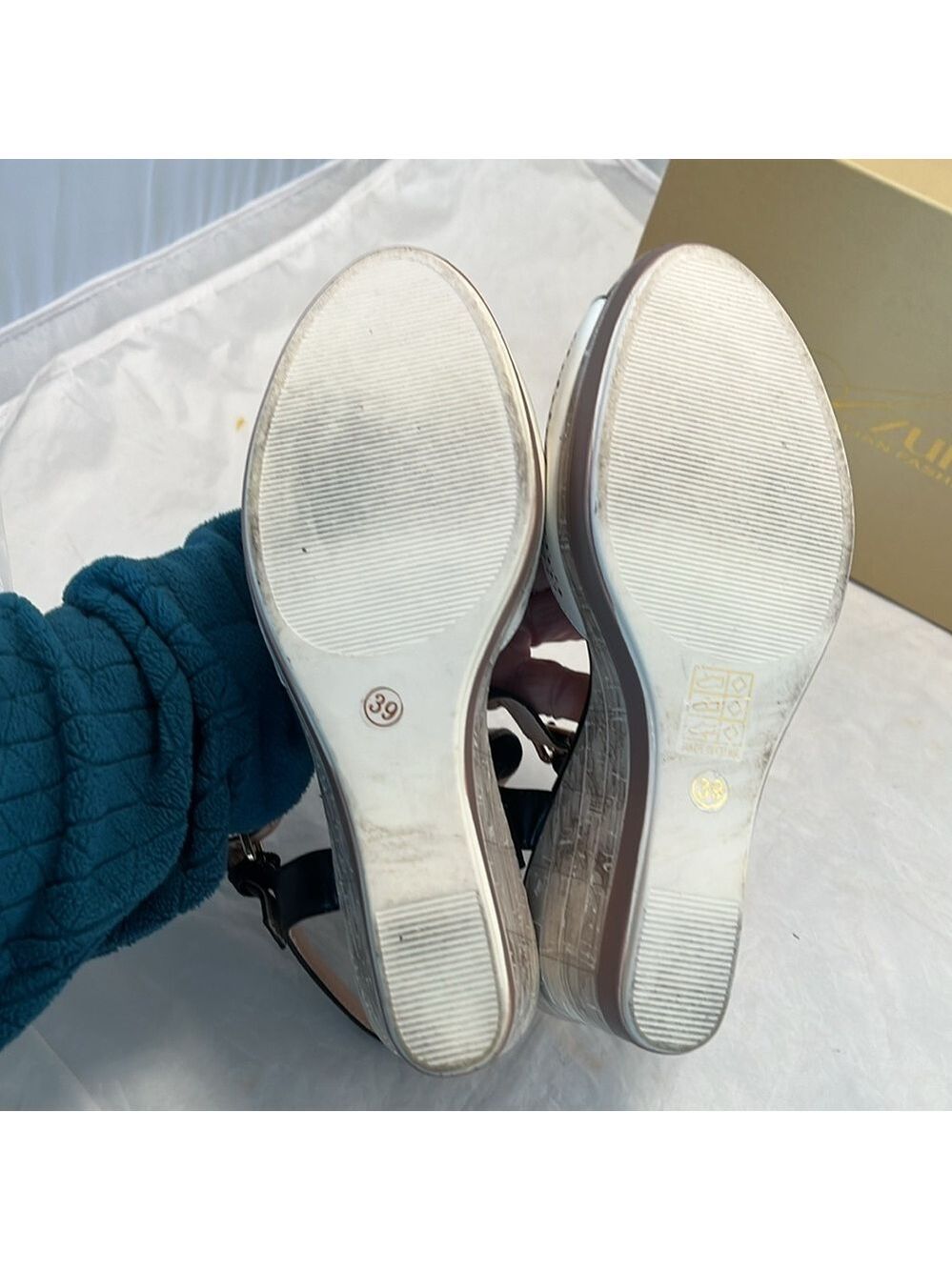 Azura Liefde Off White Wedge Sandal - Picture 14 of 16